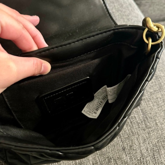 Zara medium size black women shoulder bag with gold chain - Picture 4 of 5